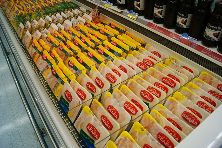 Separadores de Acrílico em acrílico para supermercado em Comercinho — RA Sinalização