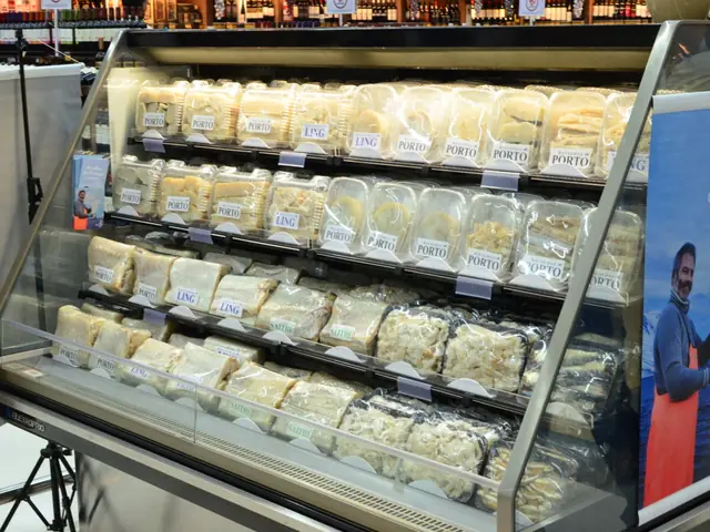 Expositor para embandejados em supermercado